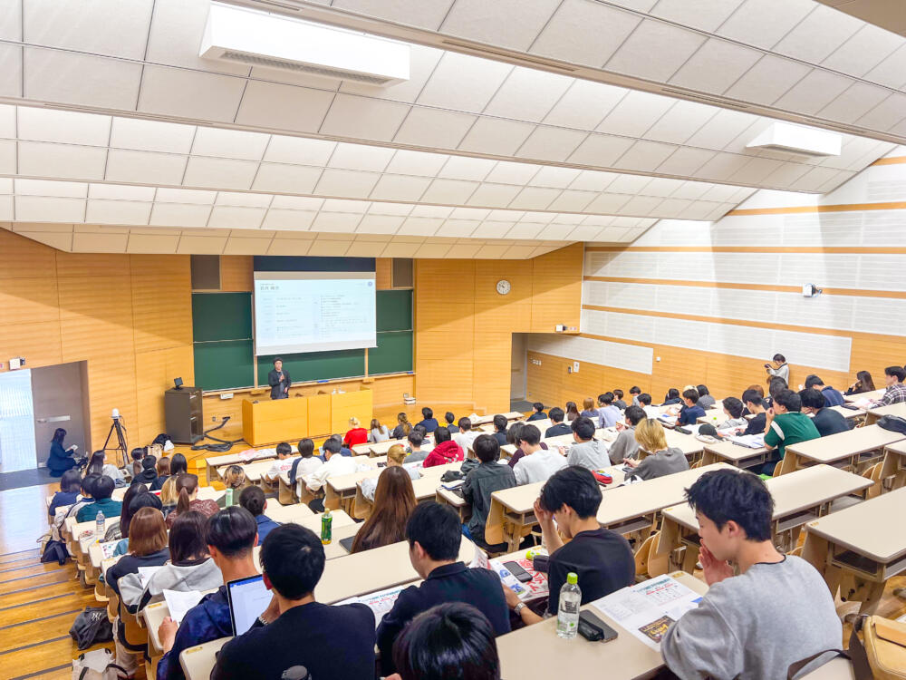 福岡大学で代表が講義を行いました！📚